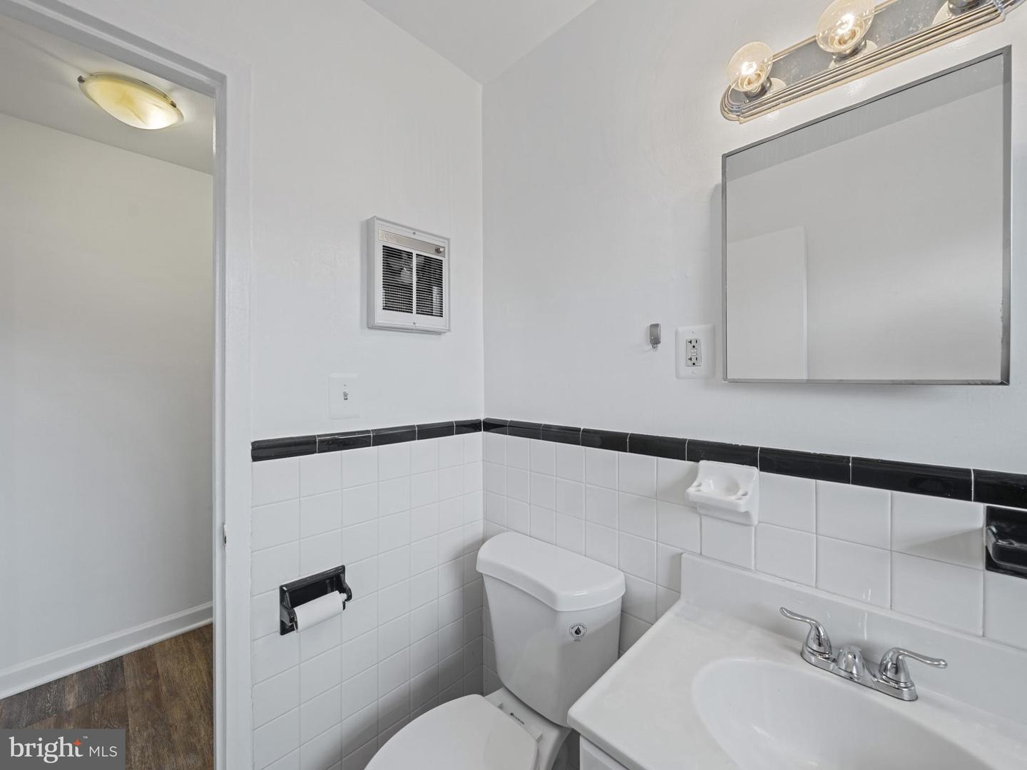 2030 N WOODROW ST #11, ARLINGTON, Virginia 22207, 1 Bedroom Bedrooms, 2 Rooms Rooms,1 BathroomBathrooms,Residential,For sale,2030 N WOODROW ST #11,VAAR2061576 MLS # VAAR2061576