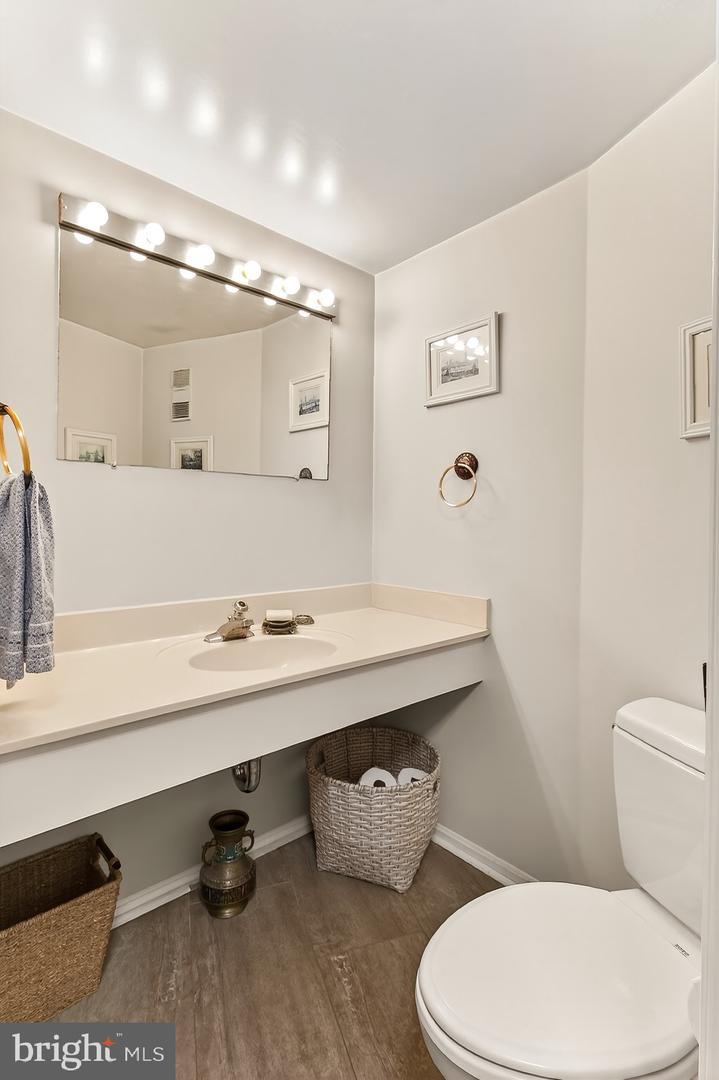 5903 MOUNT EAGLE DR #303, ALEXANDRIA, Virginia 22303, 1 Bedroom Bedrooms, 3 Rooms Rooms,1 BathroomBathrooms,Residential,For sale,5903 MOUNT EAGLE DR #303,VAFX2258900 MLS # VAFX2258900