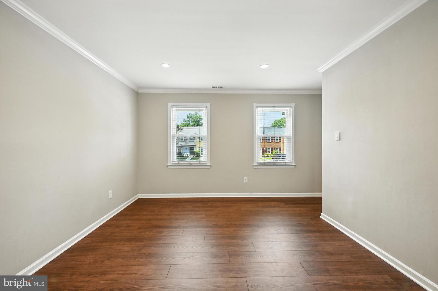907 WINDSOR CT, STERLING, Virginia 20164, 3 Bedrooms Bedrooms, ,1 BathroomBathrooms,Residential,For sale,907 WINDSOR CT,VALO2103836 MLS # VALO2103836
