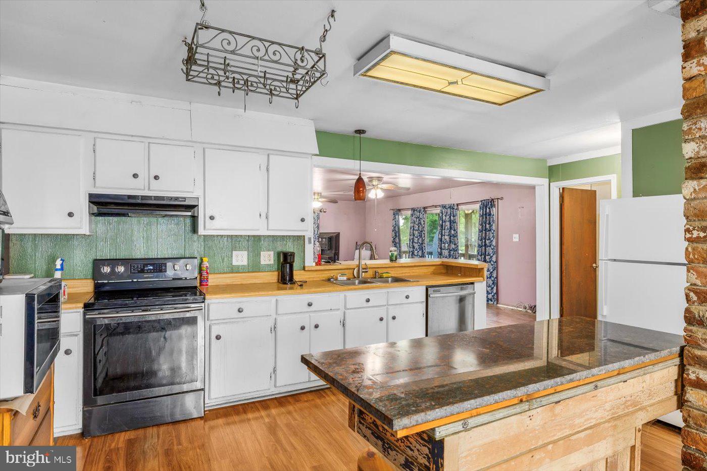 17437 FROG LEVEL RD, RUTHER GLEN, Virginia 22546, 4 Bedrooms Bedrooms, ,2 BathroomsBathrooms,Residential,For sale,17437 FROG LEVEL RD,VACV2008622 MLS # VACV2008622