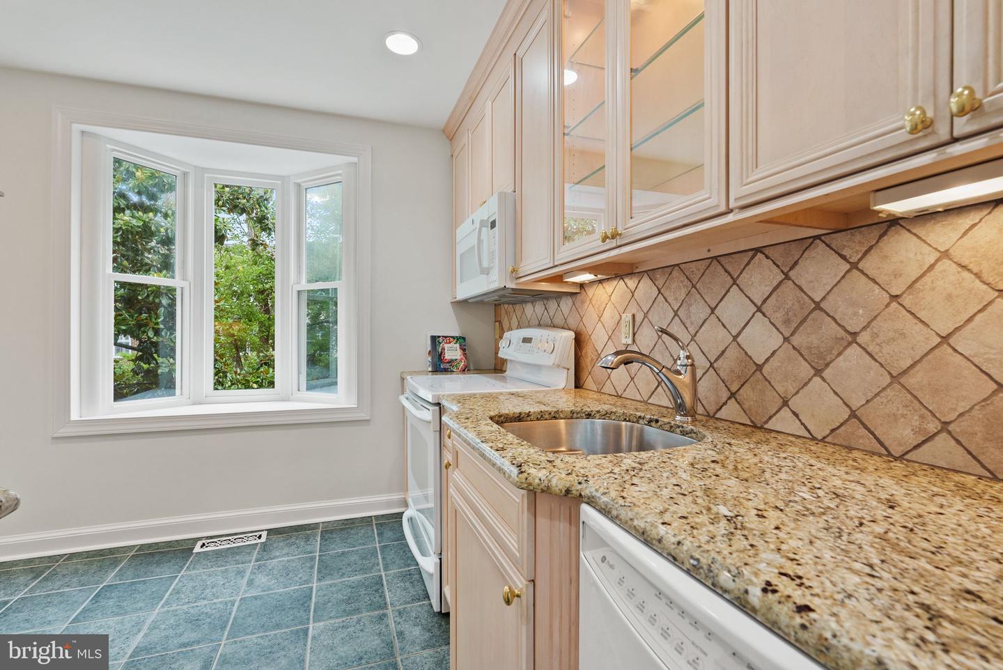 6321 BARRISTER PL, ALEXANDRIA, Virginia 22307, 3 Bedrooms Bedrooms, ,3 BathroomsBathrooms,Residential,For sale,6321 BARRISTER PL,VAFX2259504 MLS # VAFX2259504