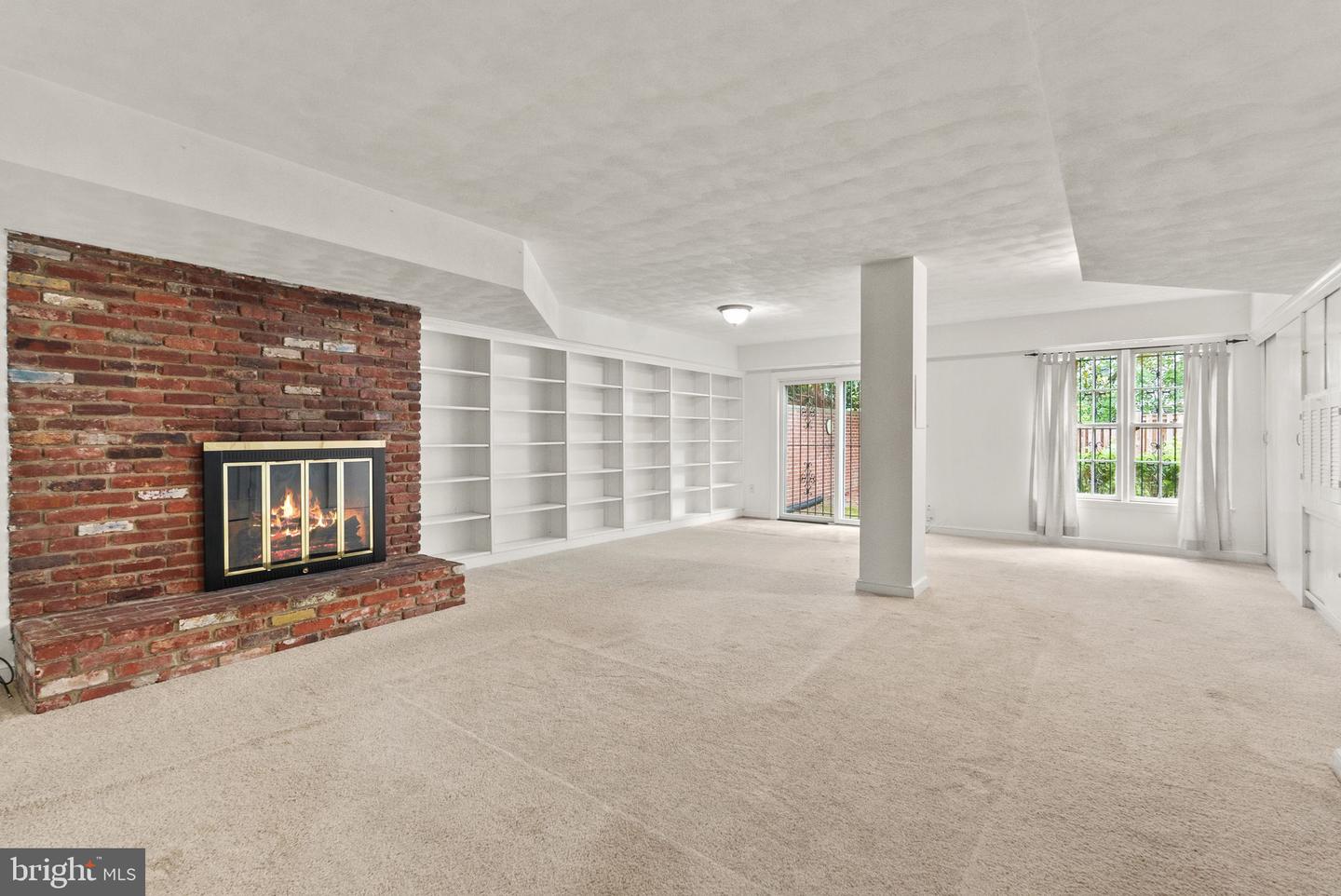 6321 BARRISTER PL, ALEXANDRIA, Virginia 22307, 3 Bedrooms Bedrooms, ,3 BathroomsBathrooms,Residential,For sale,6321 BARRISTER PL,VAFX2259504 MLS # VAFX2259504