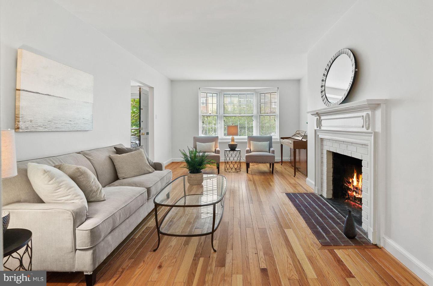 6321 BARRISTER PL, ALEXANDRIA, Virginia 22307, 3 Bedrooms Bedrooms, ,3 BathroomsBathrooms,Residential,For sale,6321 BARRISTER PL,VAFX2259504 MLS # VAFX2259504