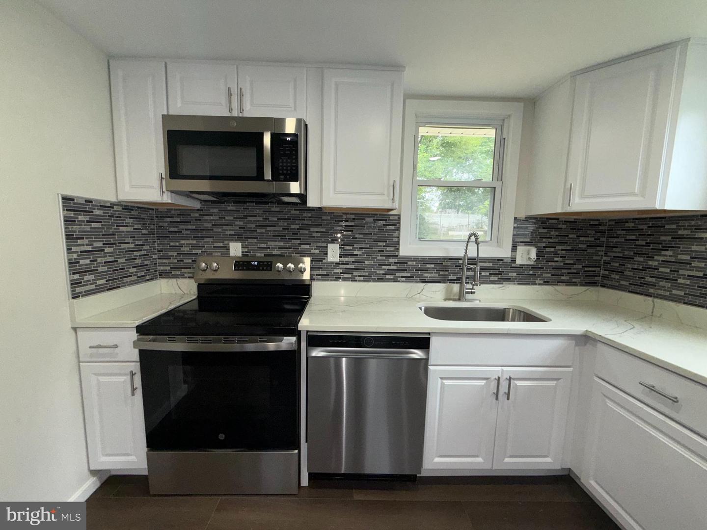 9411 BLACKSTONE RD, MANASSAS, Virginia 20110, 4 Bedrooms Bedrooms, ,3 BathroomsBathrooms,Residential,For sale,9411 BLACKSTONE RD,VAPW2098838 MLS # VAPW2098838