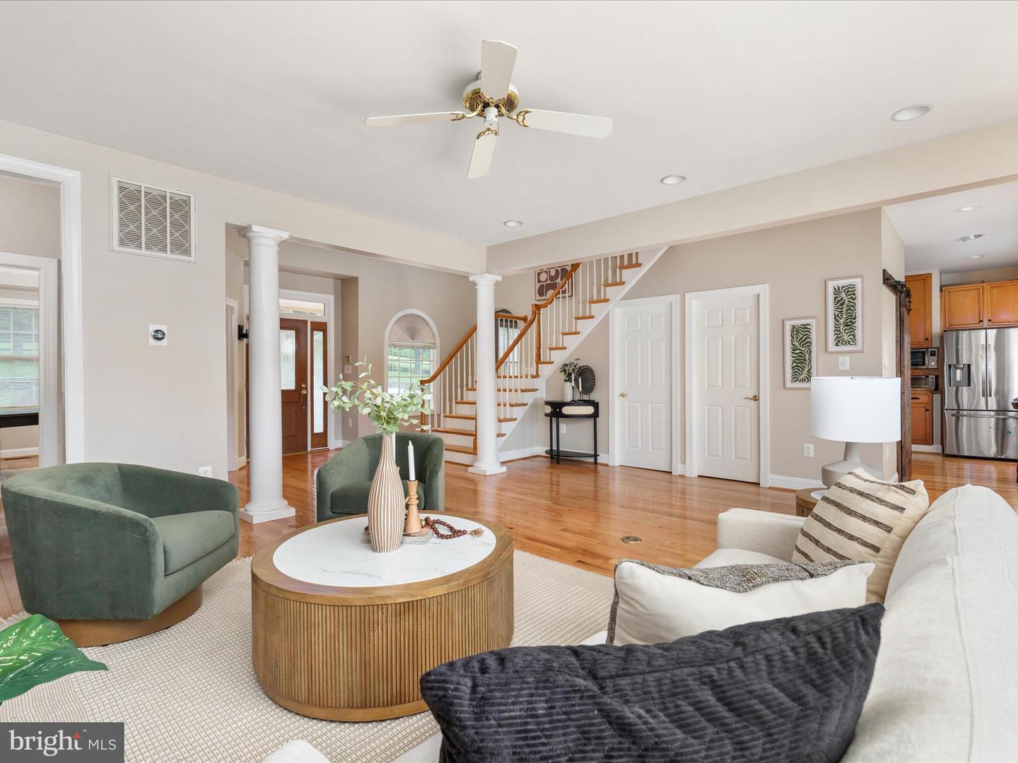 7563 FOXVIEW DR, WARRENTON, Virginia 20186, 5 Bedrooms Bedrooms, 9 Rooms Rooms,4 BathroomsBathrooms,Residential,For sale,7563 FOXVIEW DR,VAFQ2017450 MLS # VAFQ2017450
