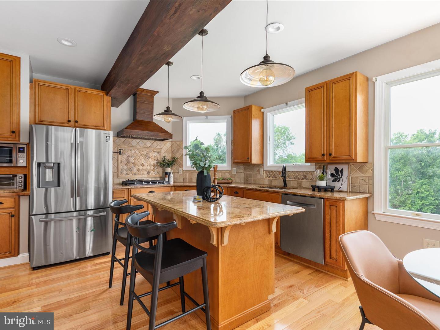 7563 FOXVIEW DR, WARRENTON, Virginia 20186, 5 Bedrooms Bedrooms, 9 Rooms Rooms,4 BathroomsBathrooms,Residential,For sale,7563 FOXVIEW DR,VAFQ2017450 MLS # VAFQ2017450