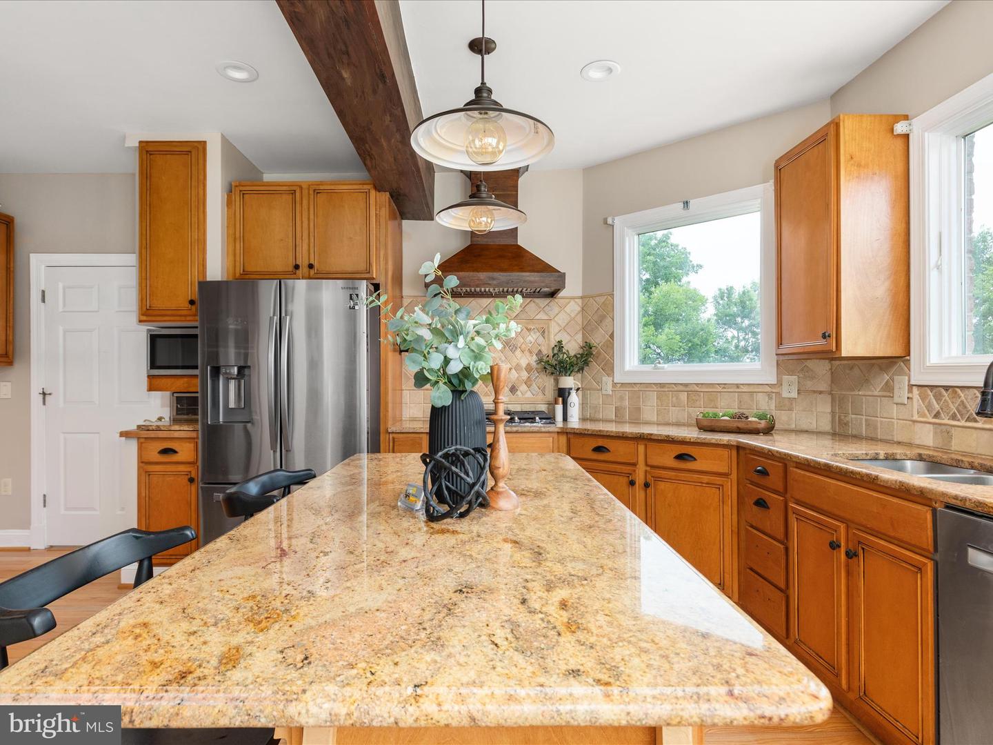 7563 FOXVIEW DR, WARRENTON, Virginia 20186, 5 Bedrooms Bedrooms, 9 Rooms Rooms,4 BathroomsBathrooms,Residential,For sale,7563 FOXVIEW DR,VAFQ2017450 MLS # VAFQ2017450