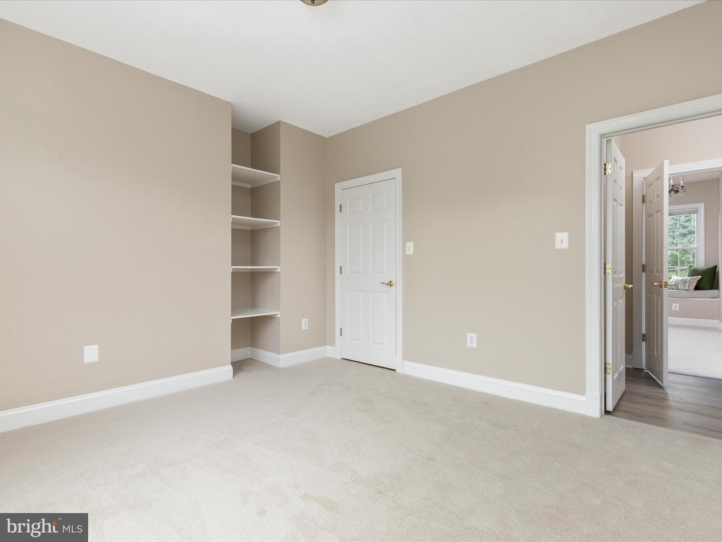 7563 FOXVIEW DR, WARRENTON, Virginia 20186, 5 Bedrooms Bedrooms, 9 Rooms Rooms,4 BathroomsBathrooms,Residential,For sale,7563 FOXVIEW DR,VAFQ2017450 MLS # VAFQ2017450