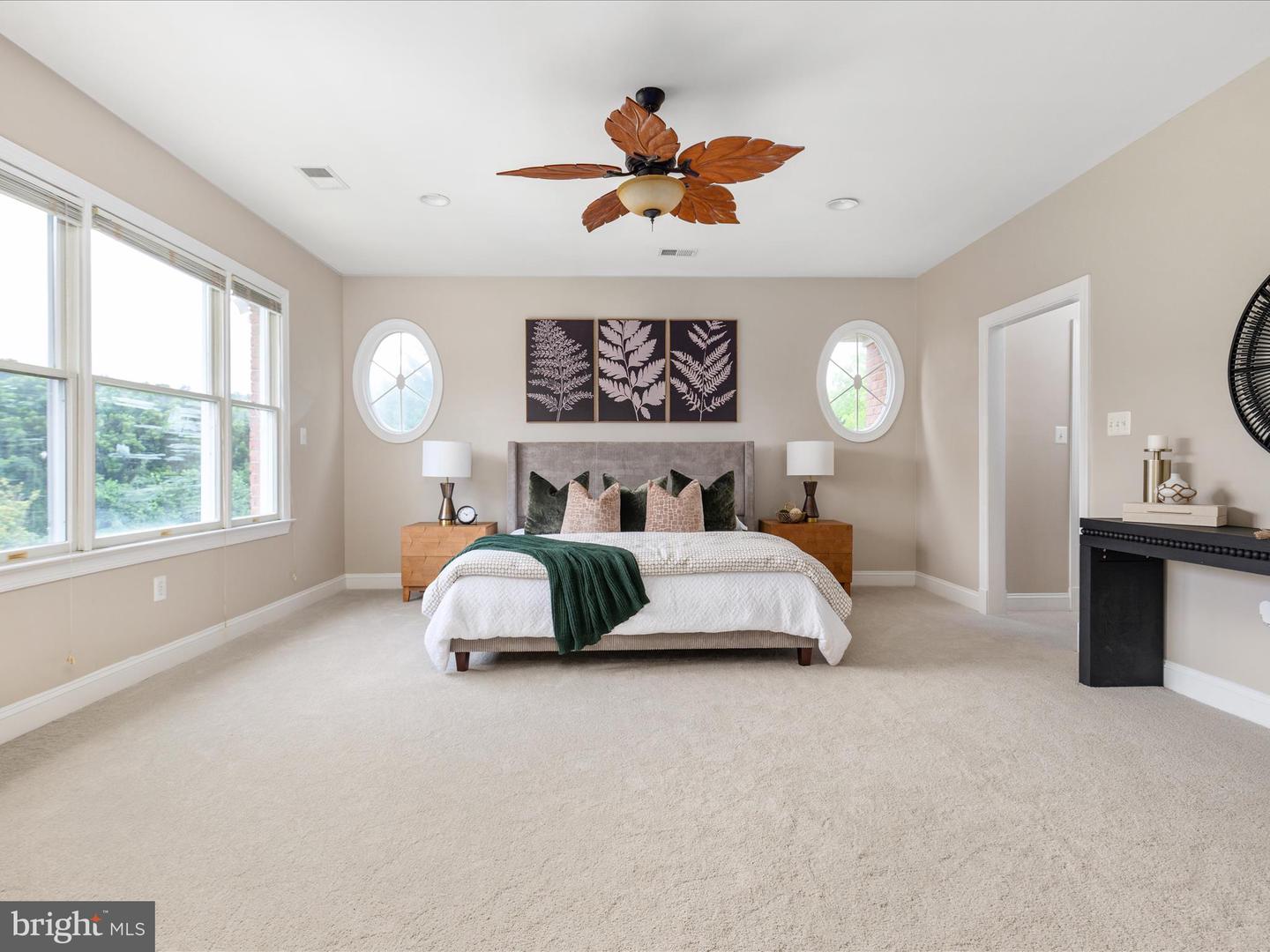 7563 FOXVIEW DR, WARRENTON, Virginia 20186, 5 Bedrooms Bedrooms, 9 Rooms Rooms,4 BathroomsBathrooms,Residential,For sale,7563 FOXVIEW DR,VAFQ2017450 MLS # VAFQ2017450