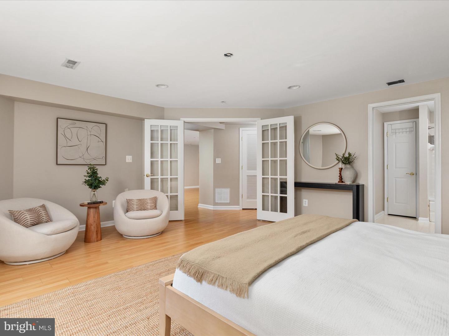 7563 FOXVIEW DR, WARRENTON, Virginia 20186, 5 Bedrooms Bedrooms, 9 Rooms Rooms,4 BathroomsBathrooms,Residential,For sale,7563 FOXVIEW DR,VAFQ2017450 MLS # VAFQ2017450