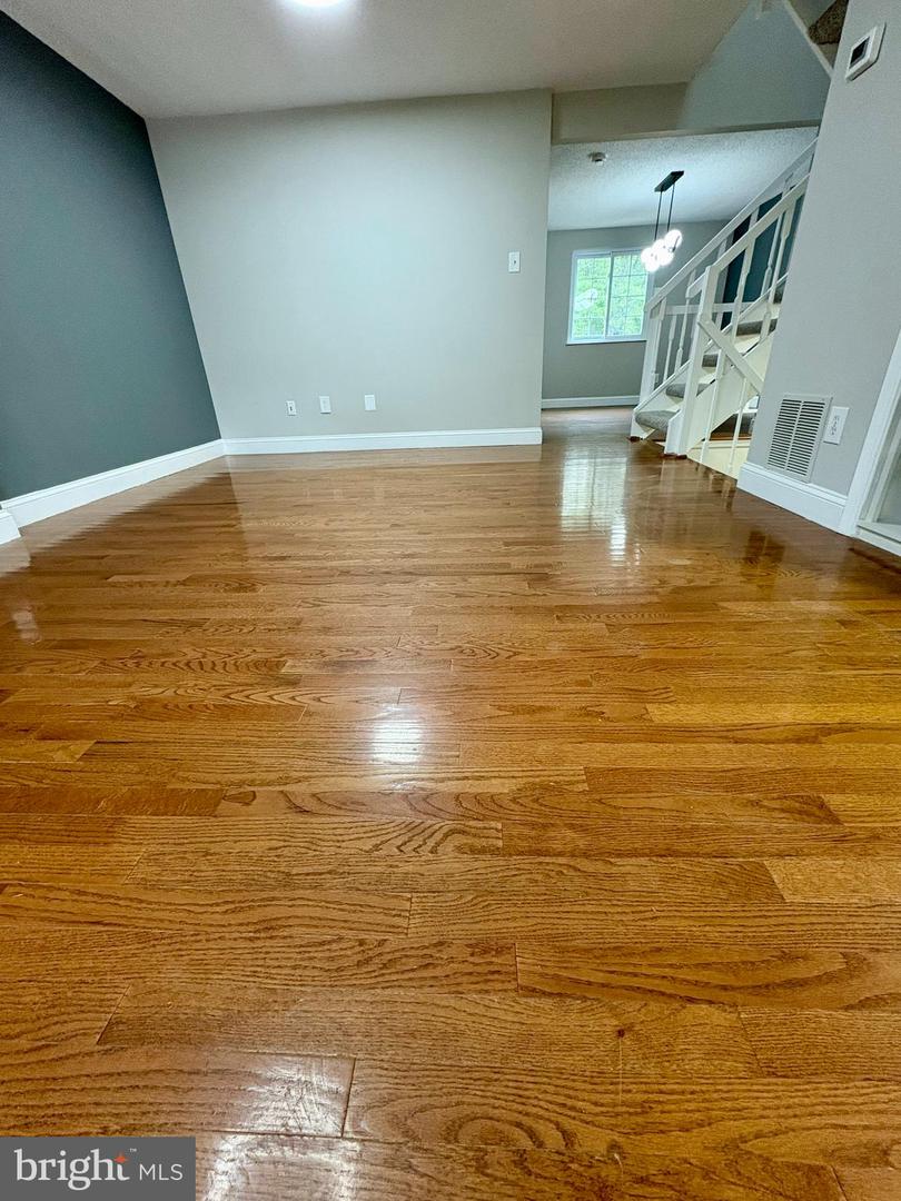 5213 PLEASURE COVE CT, ALEXANDRIA, Virginia 22315, 3 Bedrooms Bedrooms, ,2 BathroomsBathrooms,Residential,For sale,5213 PLEASURE COVE CT,VAFX2256372 MLS # VAFX2256372