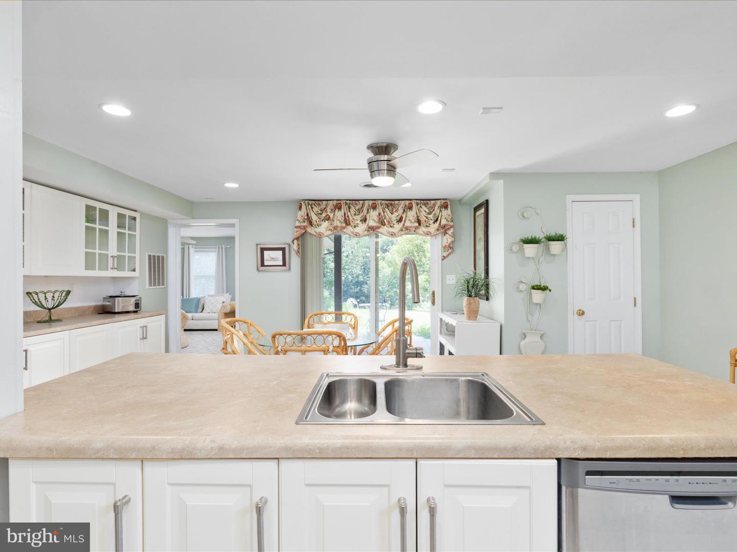 861 BATTLEFIELD BLUFF DR, NEW MARKET, Virginia 22844, 4 Bedrooms Bedrooms, ,3 BathroomsBathrooms,Residential,For sale,861 BATTLEFIELD BLUFF DR,VASH2012082 MLS # VASH2012082