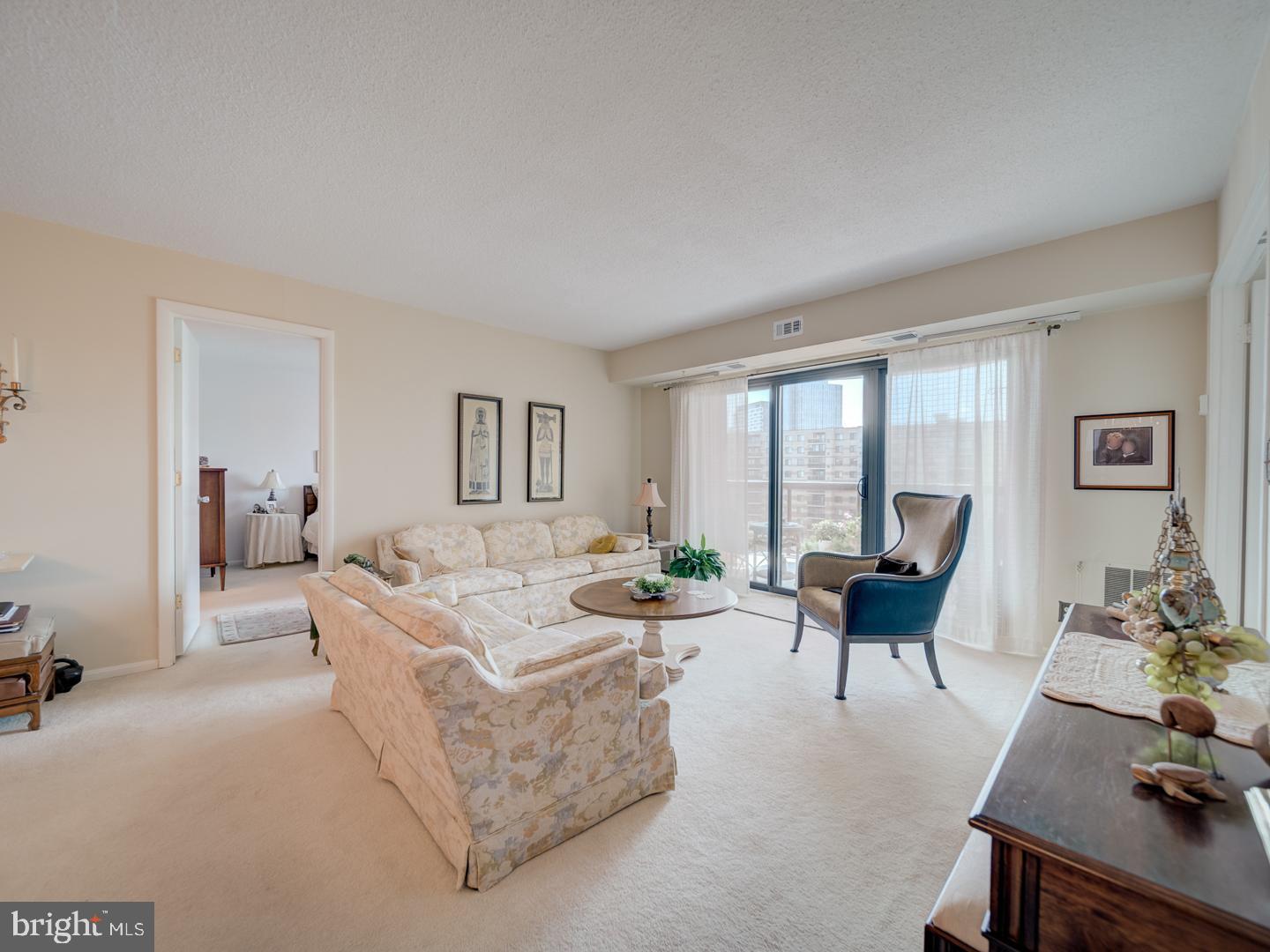 MCLEAN, Virginia 22102, 2 Bedrooms Bedrooms, ,2 BathroomsBathrooms,Residential,For sale,VAFX2258722 MLS # VAFX2258722
