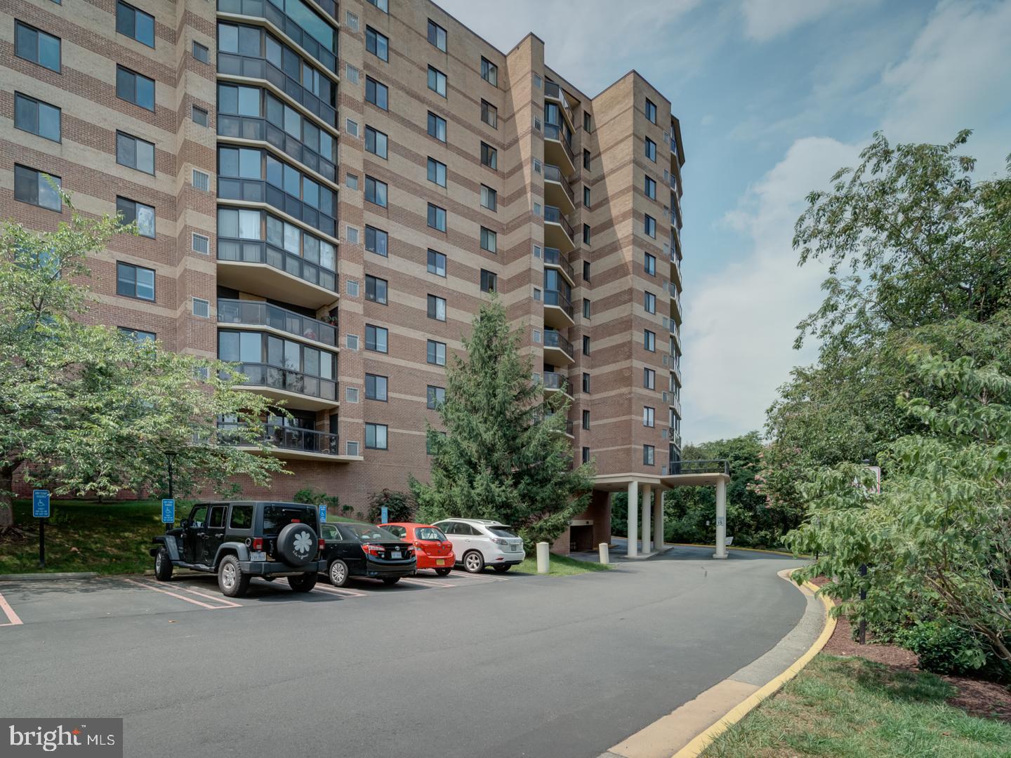 MCLEAN, Virginia 22102, 2 Bedrooms Bedrooms, ,2 BathroomsBathrooms,Residential,For sale,VAFX2258722 MLS # VAFX2258722