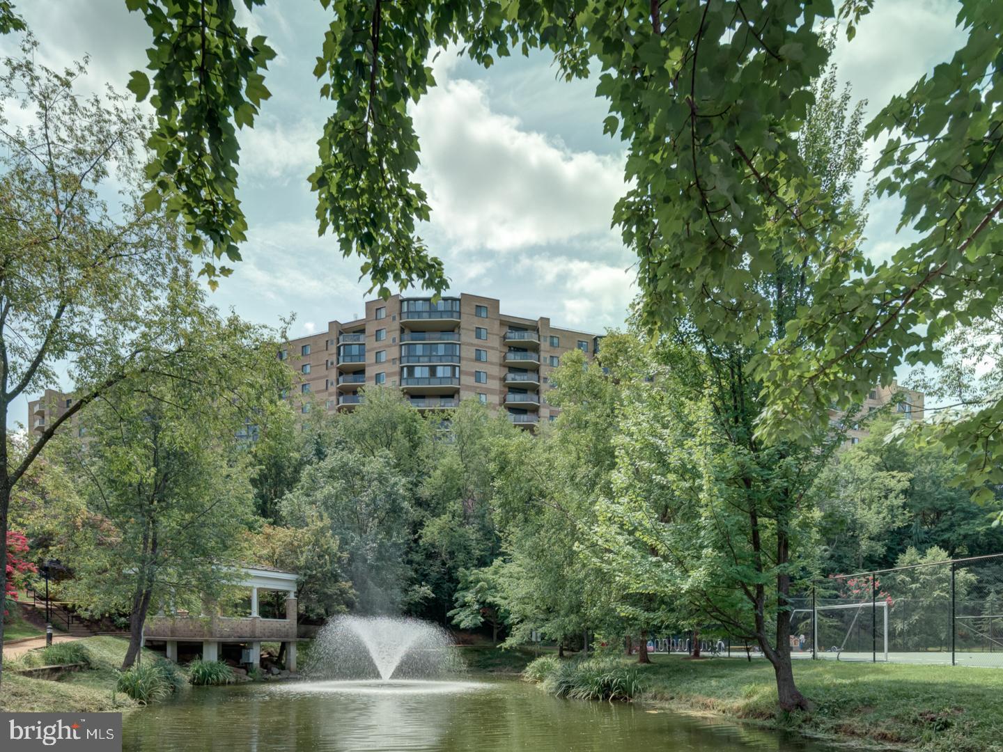 MCLEAN, Virginia 22102, 2 Bedrooms Bedrooms, ,2 BathroomsBathrooms,Residential,For sale,VAFX2258722 MLS # VAFX2258722