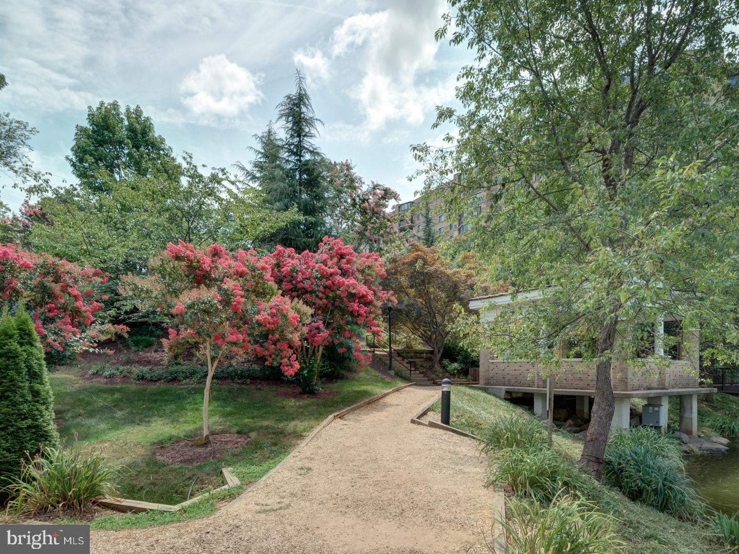 MCLEAN, Virginia 22102, 2 Bedrooms Bedrooms, ,2 BathroomsBathrooms,Residential,For sale,VAFX2258722 MLS # VAFX2258722