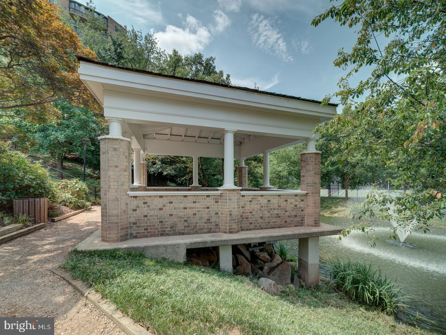 MCLEAN, Virginia 22102, 2 Bedrooms Bedrooms, ,2 BathroomsBathrooms,Residential,For sale,VAFX2258722 MLS # VAFX2258722