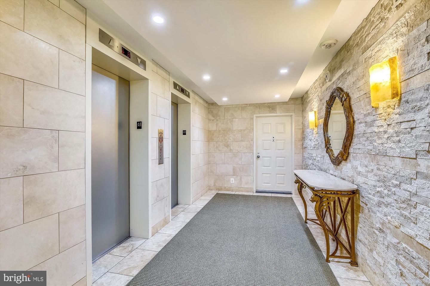 MCLEAN, Virginia 22102, 2 Bedrooms Bedrooms, ,2 BathroomsBathrooms,Residential,For sale,VAFX2258722 MLS # VAFX2258722