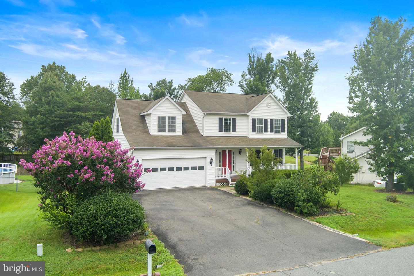 8504 S OAKS CT, FREDERICKSBURG, Virginia 22407, 4 Bedrooms Bedrooms, 7 Rooms Rooms,2 BathroomsBathrooms,Residential,For sale,8504 S OAKS CT,VASP2035168 MLS # VASP2035168