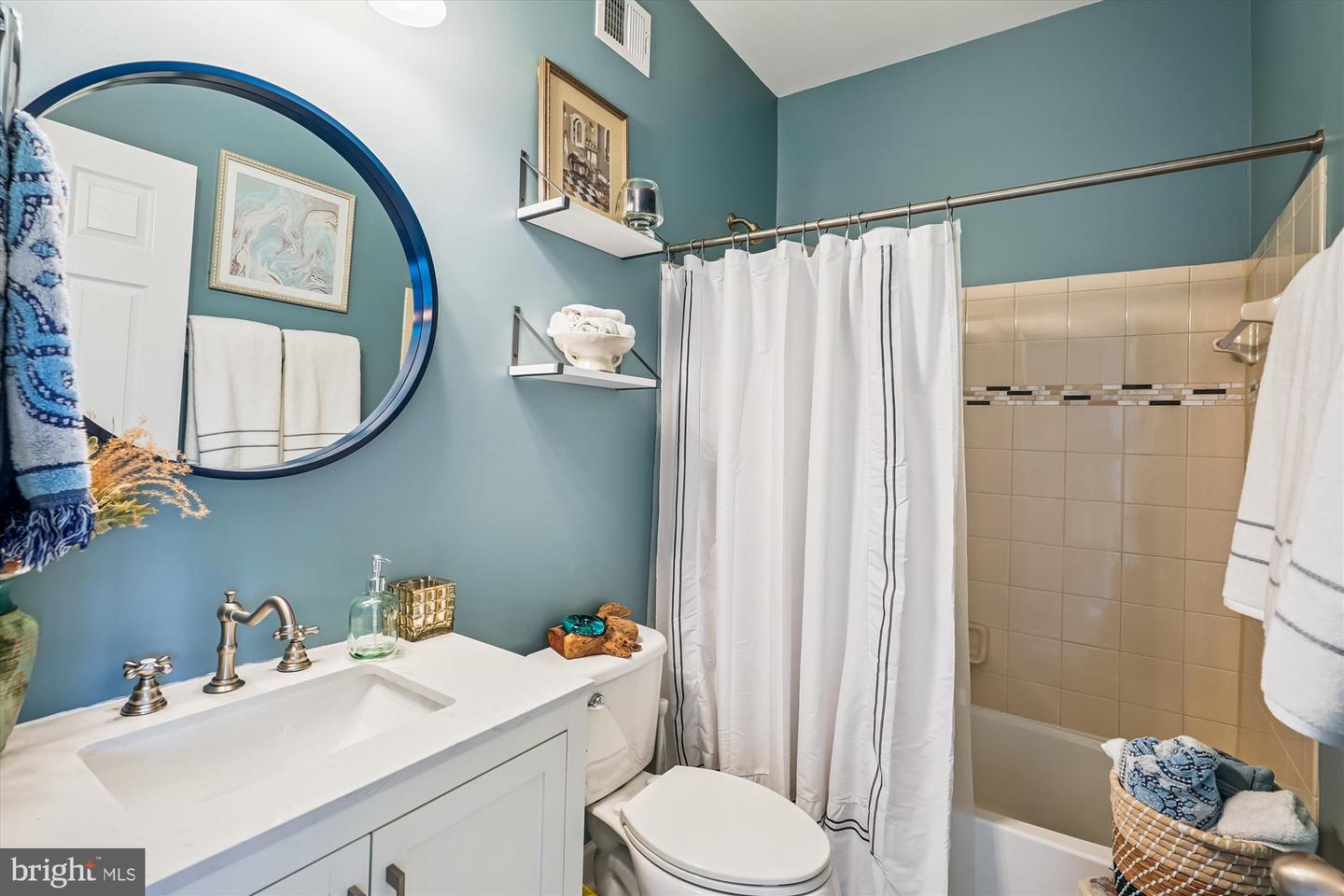 12851 APRIL CIR, LOVETTSVILLE, Virginia 20180, 6 Bedrooms Bedrooms, ,5 BathroomsBathrooms,Residential,For sale,12851 APRIL CIR,VALO2103762 MLS # VALO2103762