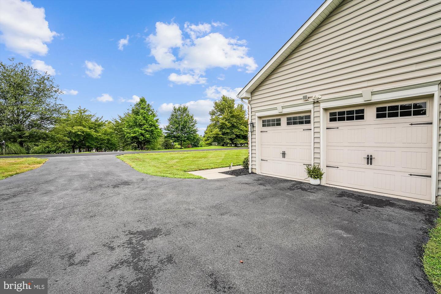 12851 APRIL CIR, LOVETTSVILLE, Virginia 20180, 6 Bedrooms Bedrooms, ,5 BathroomsBathrooms,Residential,For sale,12851 APRIL CIR,VALO2103762 MLS # VALO2103762