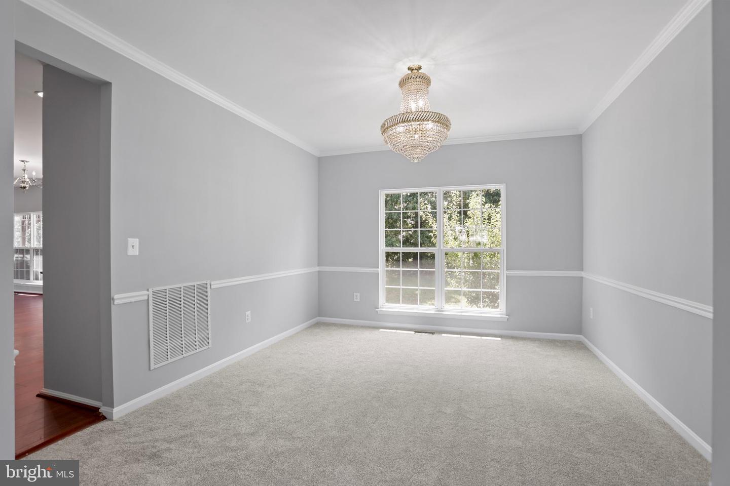 5319 DAYBREAK LN, WOODBRIDGE, Virginia 22193, 5 Bedrooms Bedrooms, ,3 BathroomsBathrooms,Residential,For sale,5319 DAYBREAK LN,VAPW2100642 MLS # VAPW2100642