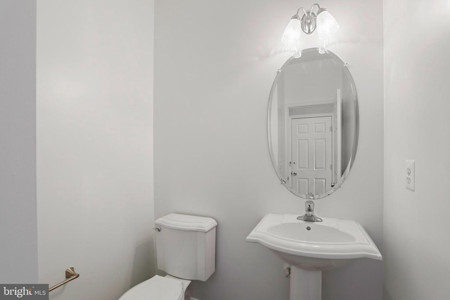 5319 DAYBREAK LN, WOODBRIDGE, Virginia 22193, 5 Bedrooms Bedrooms, ,3 BathroomsBathrooms,Residential,For sale,5319 DAYBREAK LN,VAPW2100642 MLS # VAPW2100642