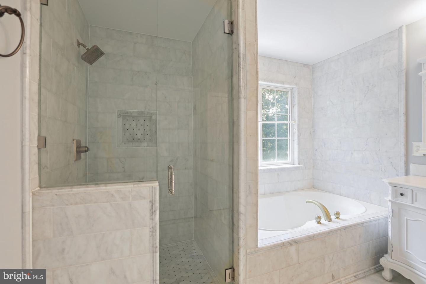 5319 DAYBREAK LN, WOODBRIDGE, Virginia 22193, 5 Bedrooms Bedrooms, ,3 BathroomsBathrooms,Residential,For sale,5319 DAYBREAK LN,VAPW2100642 MLS # VAPW2100642