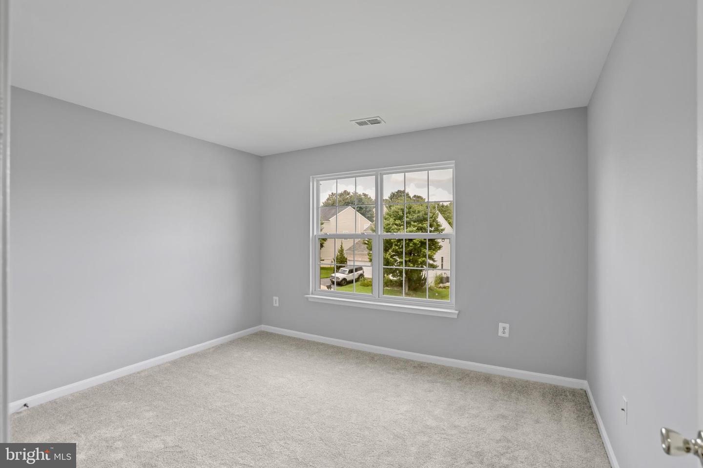 5319 DAYBREAK LN, WOODBRIDGE, Virginia 22193, 5 Bedrooms Bedrooms, ,3 BathroomsBathrooms,Residential,For sale,5319 DAYBREAK LN,VAPW2100642 MLS # VAPW2100642