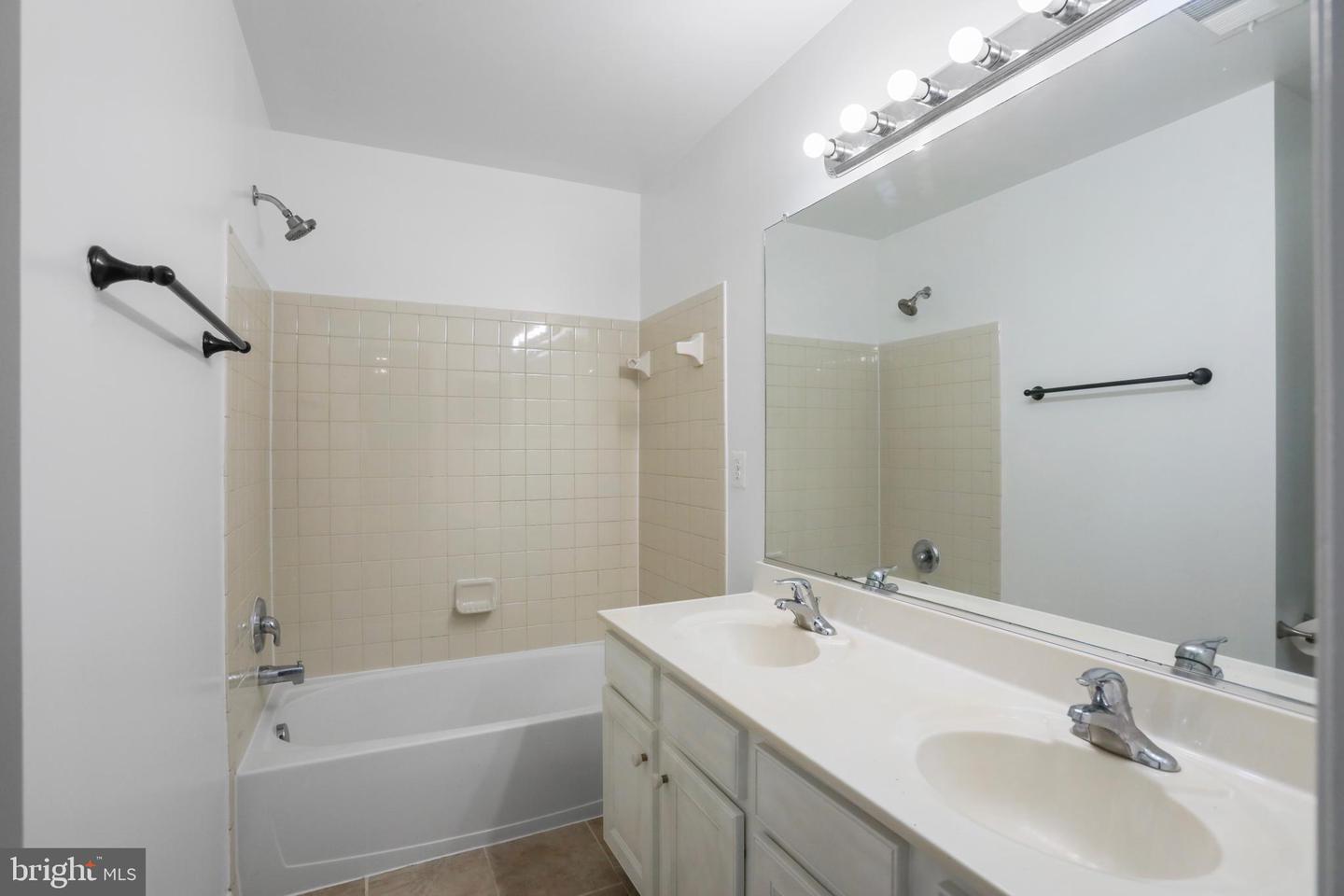 5319 DAYBREAK LN, WOODBRIDGE, Virginia 22193, 5 Bedrooms Bedrooms, ,3 BathroomsBathrooms,Residential,For sale,5319 DAYBREAK LN,VAPW2100642 MLS # VAPW2100642