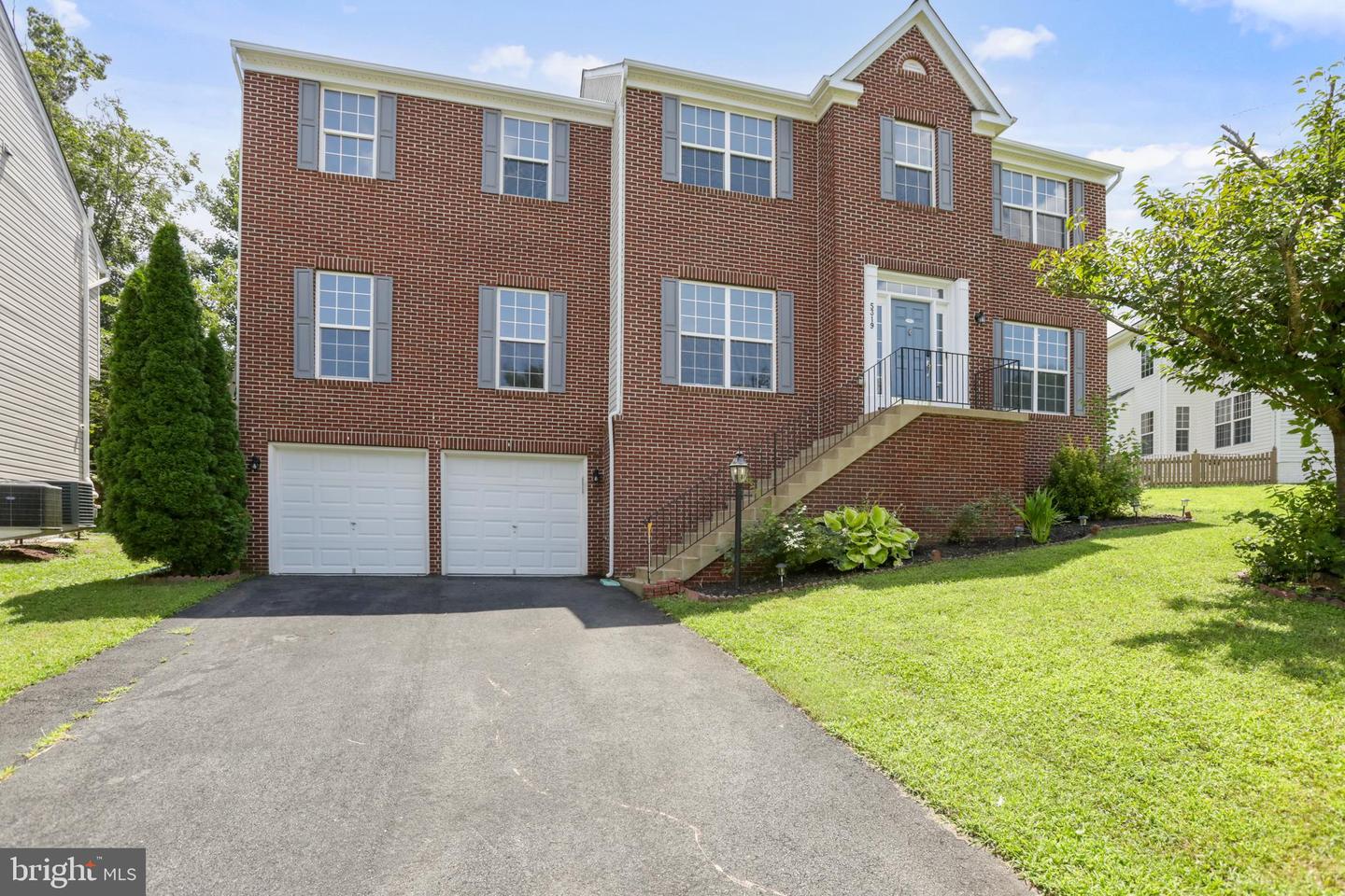 5319 DAYBREAK LN, WOODBRIDGE, Virginia 22193, 5 Bedrooms Bedrooms, ,3 BathroomsBathrooms,Residential,For sale,5319 DAYBREAK LN,VAPW2100642 MLS # VAPW2100642