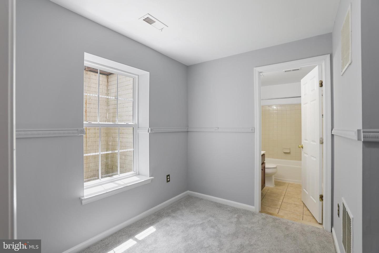 5319 DAYBREAK LN, WOODBRIDGE, Virginia 22193, 5 Bedrooms Bedrooms, ,3 BathroomsBathrooms,Residential,For sale,5319 DAYBREAK LN,VAPW2100642 MLS # VAPW2100642
