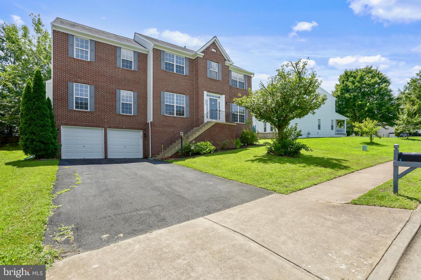 5319 DAYBREAK LN, WOODBRIDGE, Virginia 22193, 5 Bedrooms Bedrooms, ,3 BathroomsBathrooms,Residential,For sale,5319 DAYBREAK LN,VAPW2100642 MLS # VAPW2100642