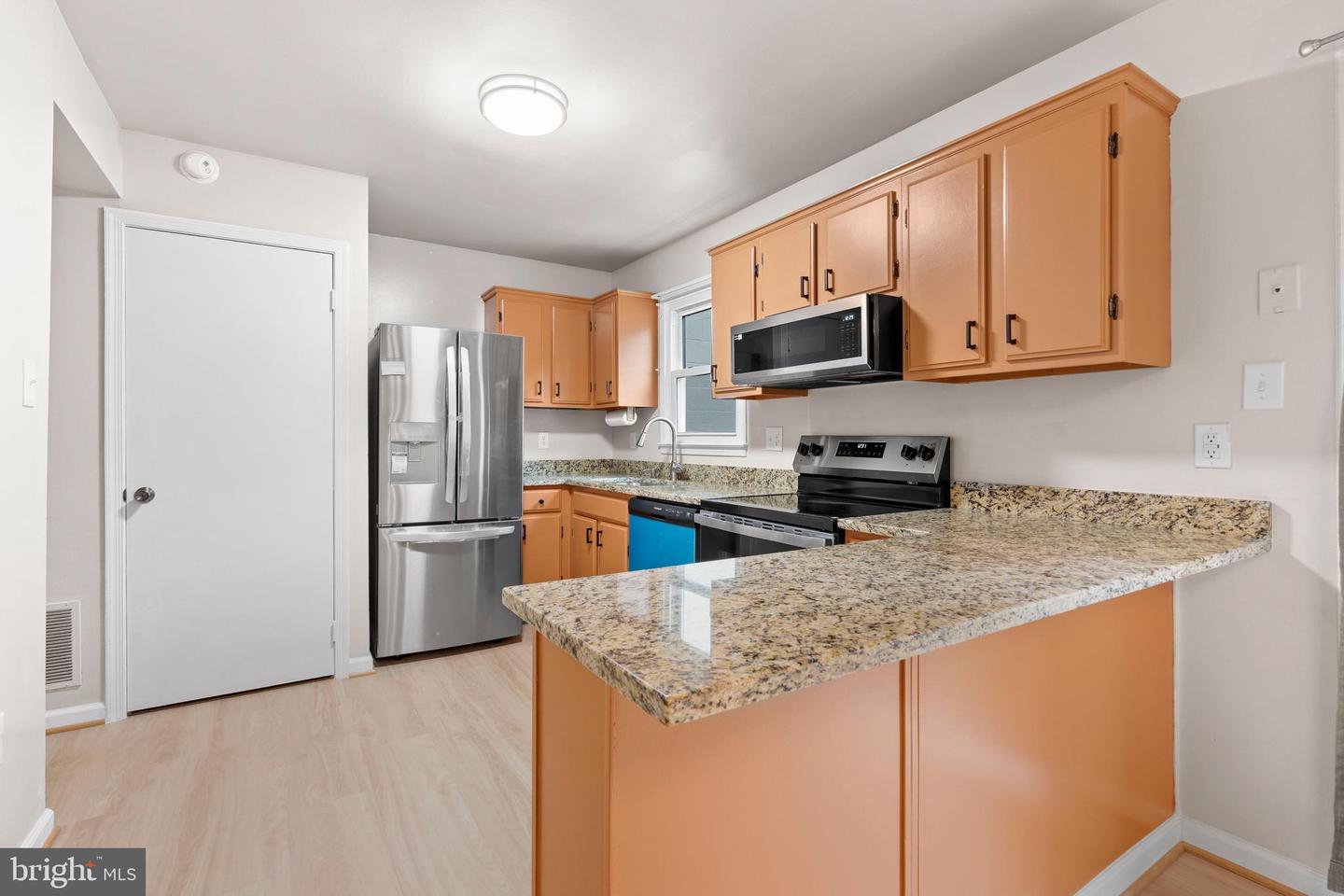 13782 NEWPORT DR, CHANTILLY, Virginia 20151, 3 Bedrooms Bedrooms, ,1 BathroomBathrooms,Residential,For sale,13782 NEWPORT DR,VAFX2259108 MLS # VAFX2259108