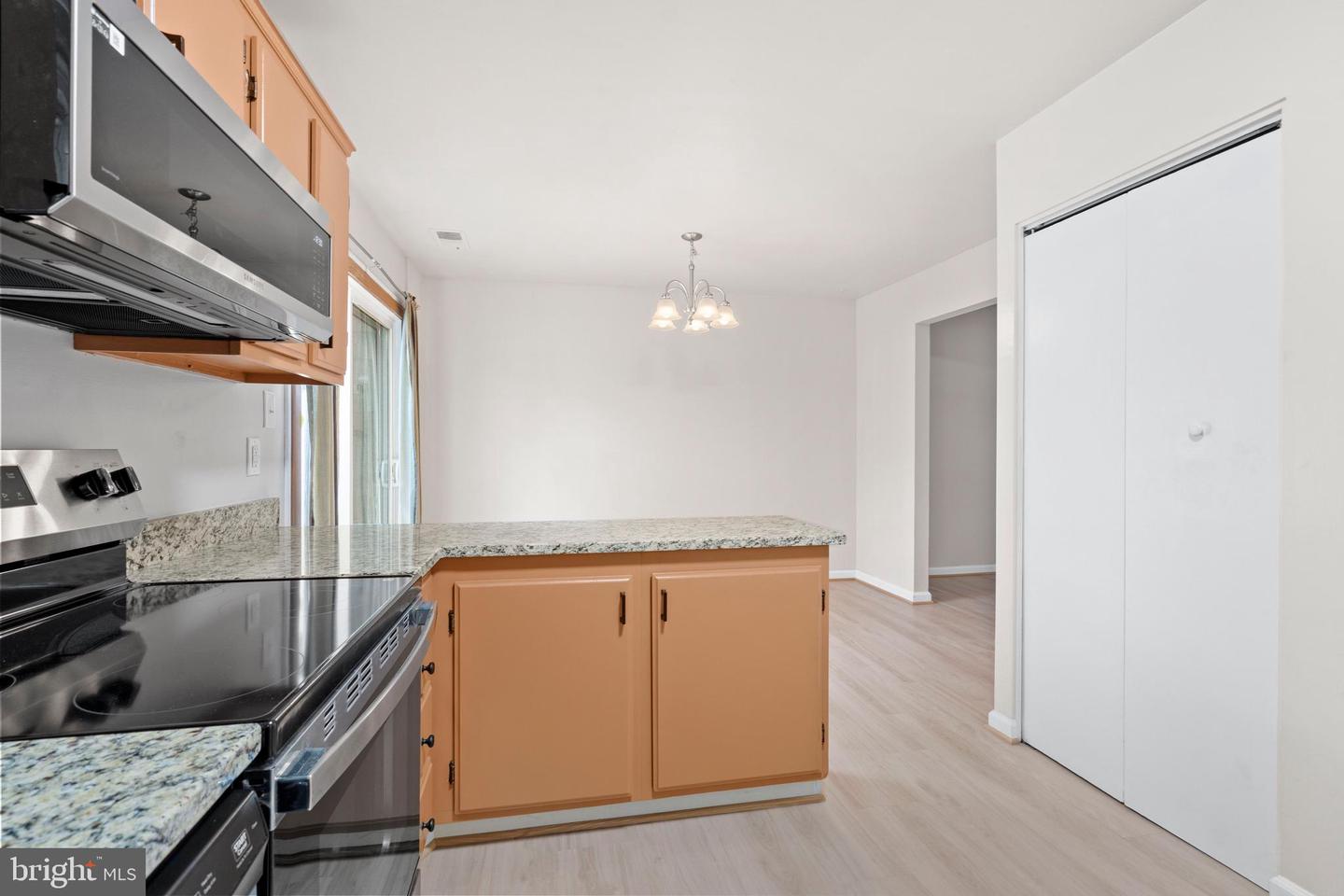13782 NEWPORT DR, CHANTILLY, Virginia 20151, 3 Bedrooms Bedrooms, ,1 BathroomBathrooms,Residential,For sale,13782 NEWPORT DR,VAFX2259108 MLS # VAFX2259108