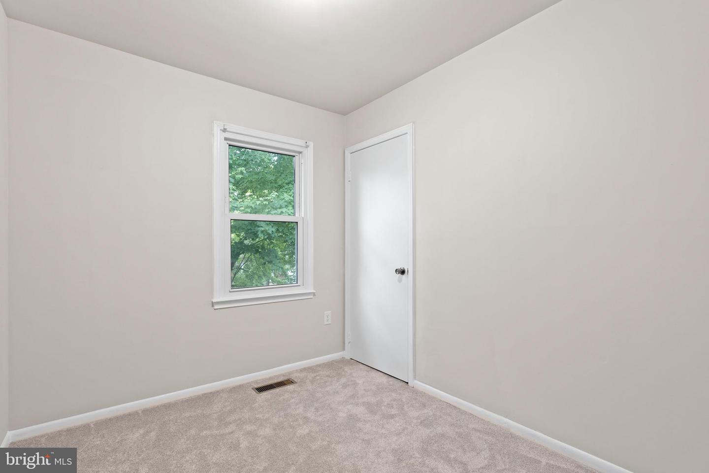13782 NEWPORT DR, CHANTILLY, Virginia 20151, 3 Bedrooms Bedrooms, ,1 BathroomBathrooms,Residential,For sale,13782 NEWPORT DR,VAFX2259108 MLS # VAFX2259108