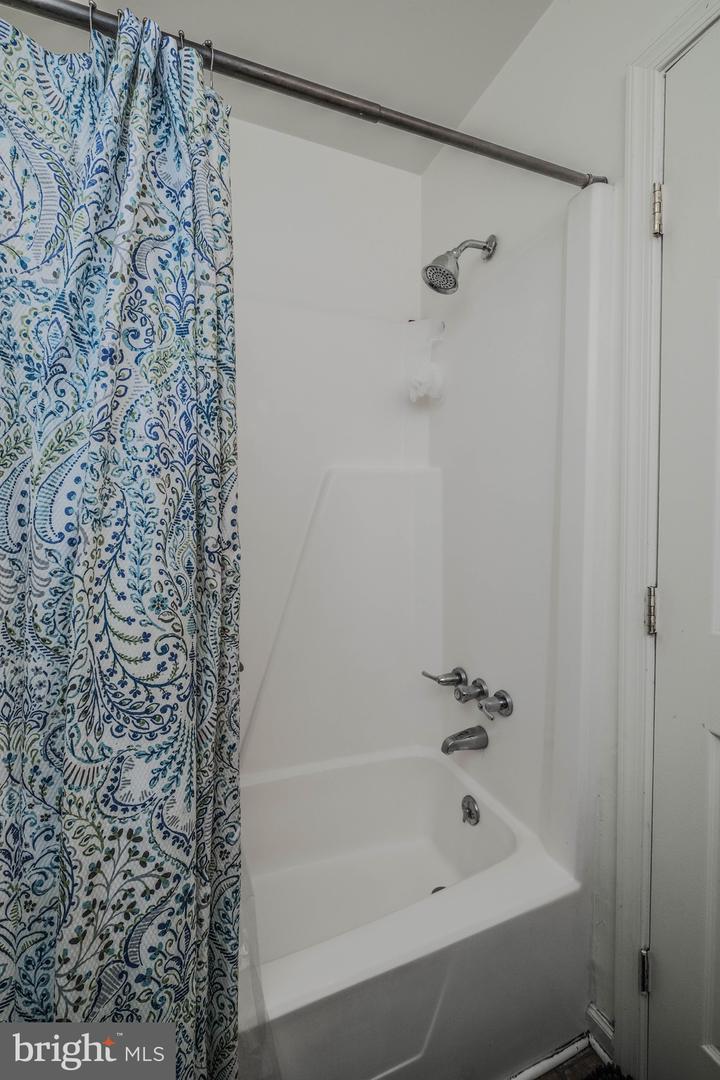 1111 RAVENWOOD RD, STEPHENS CITY, Virginia 22655, 3 Bedrooms Bedrooms, ,1 BathroomBathrooms,Residential,For sale,1111 RAVENWOOD RD,VAFV2035866 MLS # VAFV2035866