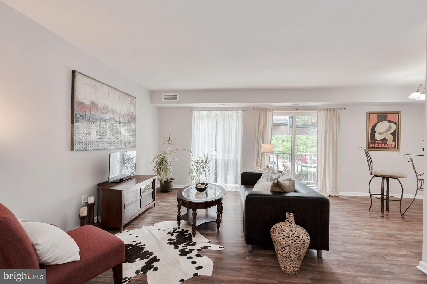6151 EDSALL RD #D, ALEXANDRIA, Virginia 22304, 2 Bedrooms Bedrooms, ,1 BathroomBathrooms,Residential,For sale,6151 EDSALL RD #D,VAAX2048248 MLS # VAAX2048248