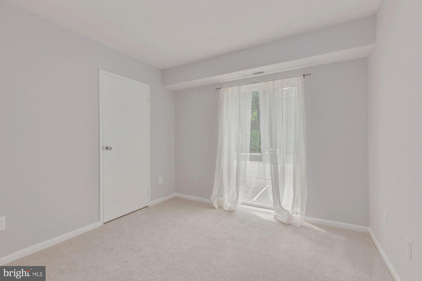 6151 EDSALL RD #D, ALEXANDRIA, Virginia 22304, 2 Bedrooms Bedrooms, ,1 BathroomBathrooms,Residential,For sale,6151 EDSALL RD #D,VAAX2048248 MLS # VAAX2048248