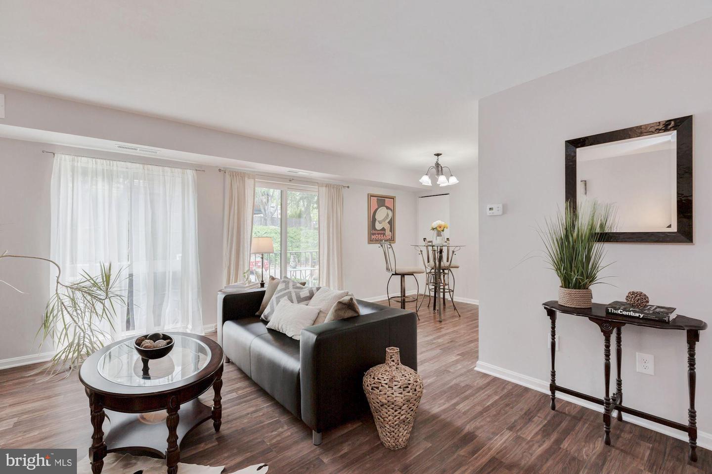 6151 EDSALL RD #D, ALEXANDRIA, Virginia 22304, 2 Bedrooms Bedrooms, ,1 BathroomBathrooms,Residential,For sale,6151 EDSALL RD #D,VAAX2048248 MLS # VAAX2048248