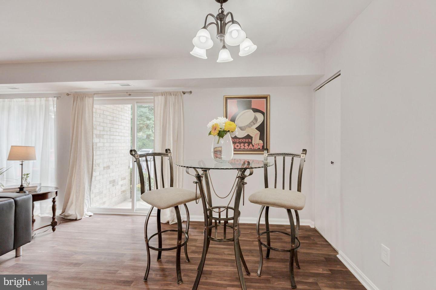 6151 EDSALL RD #D, ALEXANDRIA, Virginia 22304, 2 Bedrooms Bedrooms, ,1 BathroomBathrooms,Residential,For sale,6151 EDSALL RD #D,VAAX2048248 MLS # VAAX2048248