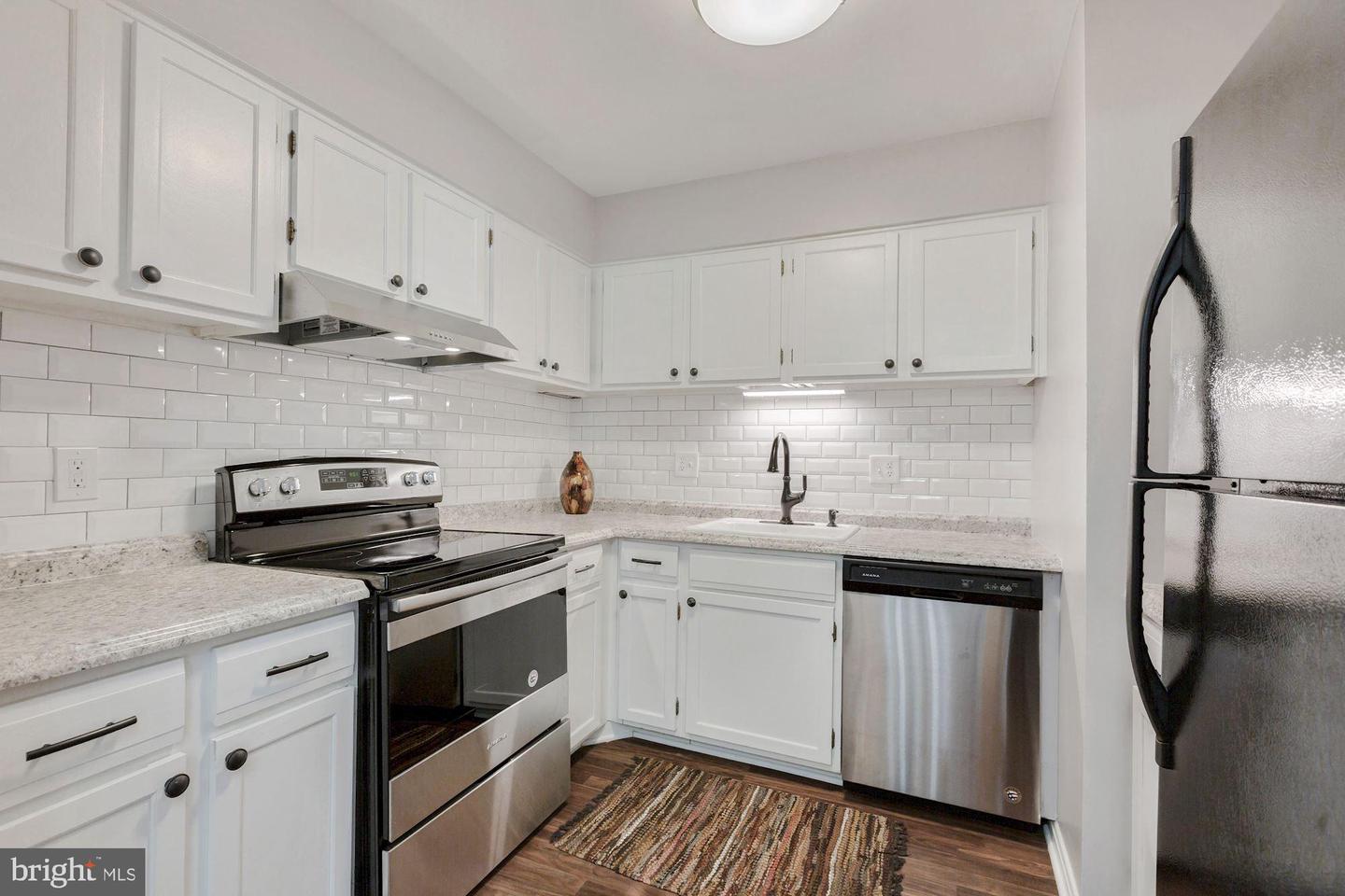 6151 EDSALL RD #D, ALEXANDRIA, Virginia 22304, 2 Bedrooms Bedrooms, ,1 BathroomBathrooms,Residential,For sale,6151 EDSALL RD #D,VAAX2048248 MLS # VAAX2048248