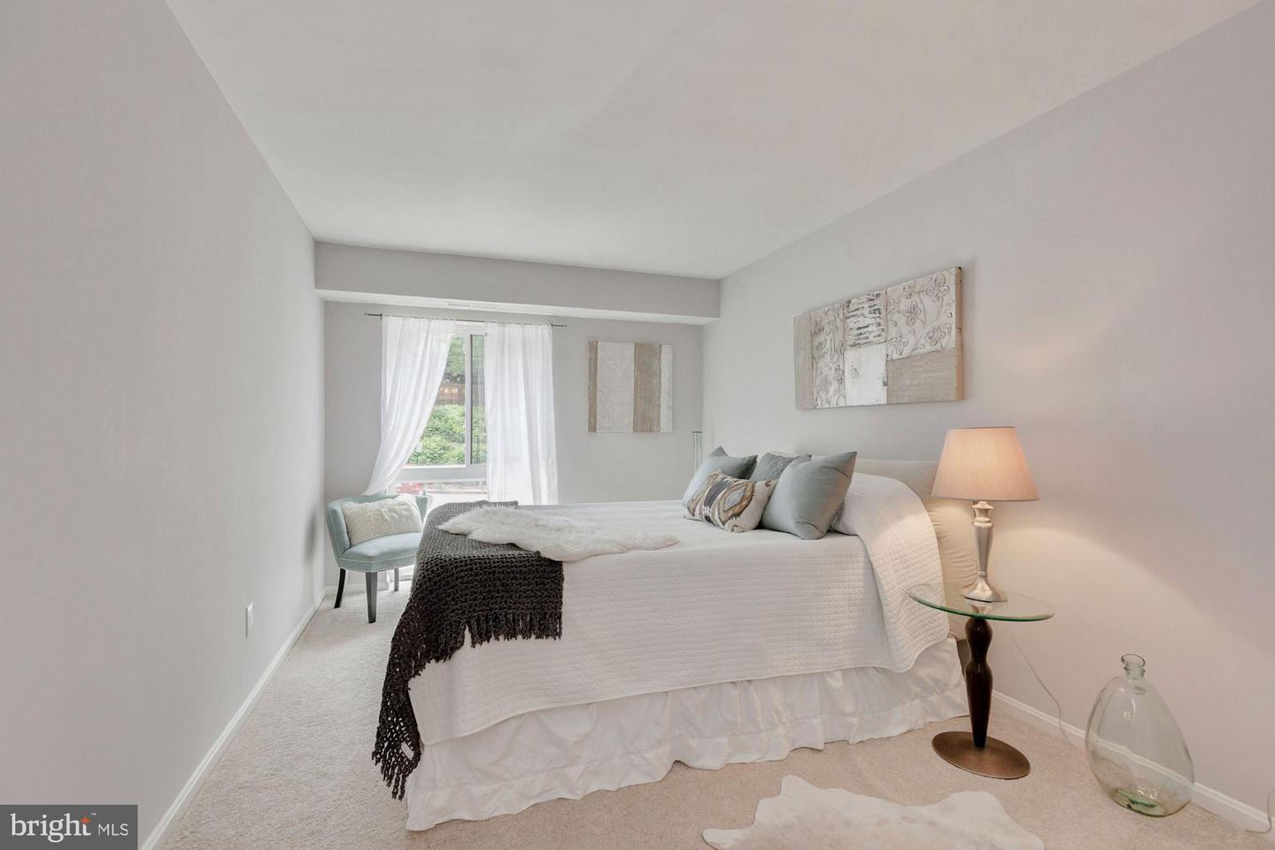 6151 EDSALL RD #D, ALEXANDRIA, Virginia 22304, 2 Bedrooms Bedrooms, ,1 BathroomBathrooms,Residential,For sale,6151 EDSALL RD #D,VAAX2048248 MLS # VAAX2048248