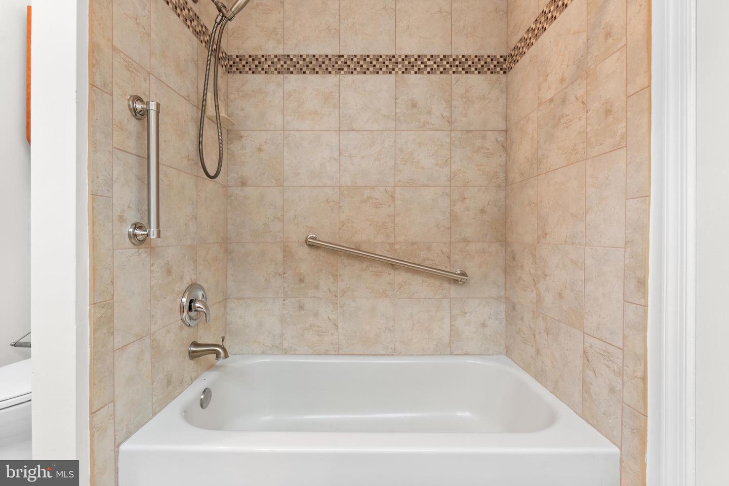 11665 GILMAN LN, HERNDON, Virginia 20170, 4 Bedrooms Bedrooms, ,2 BathroomsBathrooms,Residential,For sale,11665 GILMAN LN,VAFX2259540 MLS # VAFX2259540