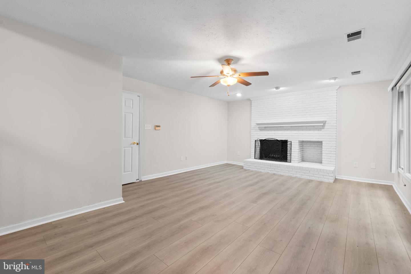 11665 GILMAN LN, HERNDON, Virginia 20170, 4 Bedrooms Bedrooms, ,2 BathroomsBathrooms,Residential,For sale,11665 GILMAN LN,VAFX2259540 MLS # VAFX2259540
