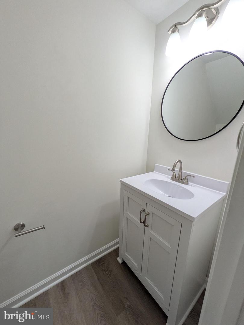 7689 SHEFFIELD VILLAGE LN, LORTON, Virginia 22079, 3 Bedrooms Bedrooms, 5 Rooms Rooms,1 BathroomBathrooms,Residential,For sale,7689 SHEFFIELD VILLAGE LN,VAFX2259574 MLS # VAFX2259574