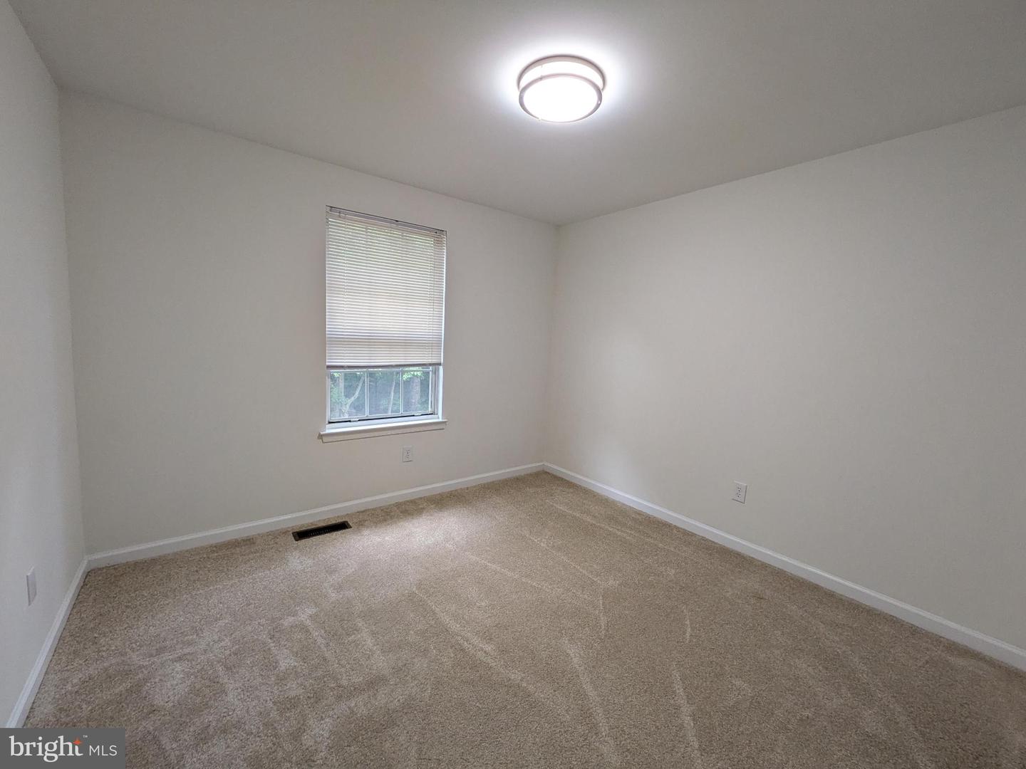 7689 SHEFFIELD VILLAGE LN, LORTON, Virginia 22079, 3 Bedrooms Bedrooms, 5 Rooms Rooms,1 BathroomBathrooms,Residential,For sale,7689 SHEFFIELD VILLAGE LN,VAFX2259574 MLS # VAFX2259574