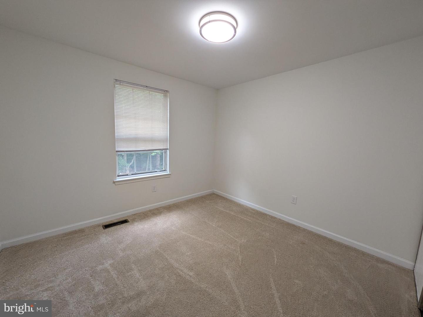 7689 SHEFFIELD VILLAGE LN, LORTON, Virginia 22079, 3 Bedrooms Bedrooms, 5 Rooms Rooms,1 BathroomBathrooms,Residential,For sale,7689 SHEFFIELD VILLAGE LN,VAFX2259574 MLS # VAFX2259574