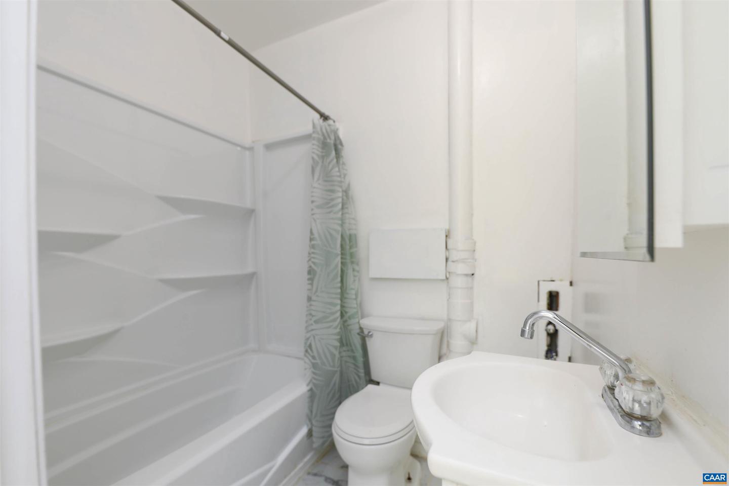 106 GREENWICH CT, CHARLOTTESVILLE, Virginia 22902, 3 Bedrooms Bedrooms, ,3 BathroomsBathrooms,Residential,For sale,106 GREENWICH CT,667496 MLS # 667496