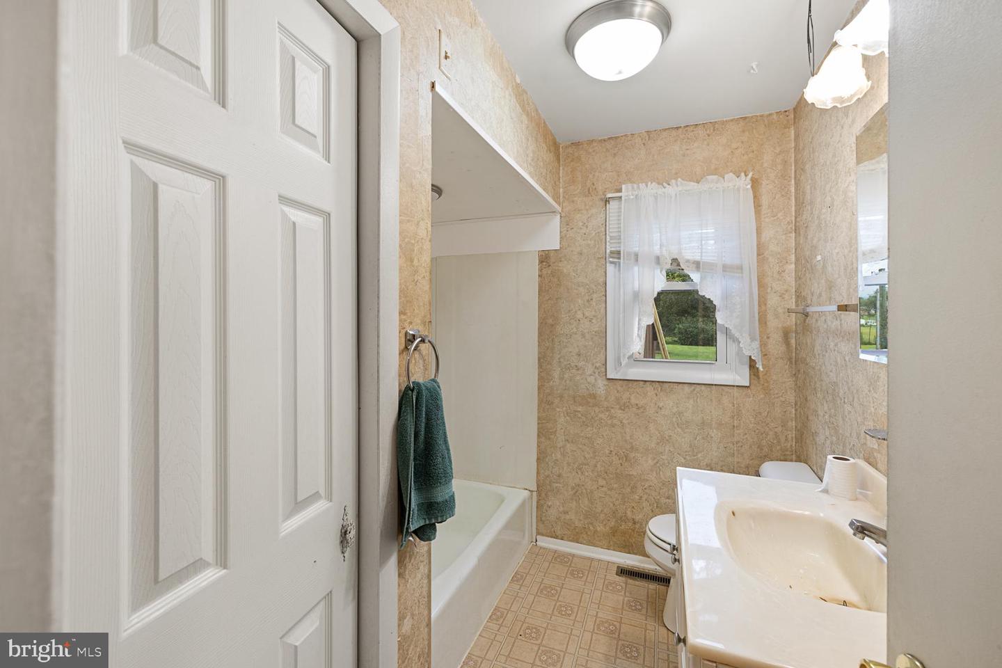 721 READUS RD, EDINBURG, Virginia 22824, 3 Bedrooms Bedrooms, ,1 BathroomBathrooms,Residential,For sale,721 READUS RD,VASH2012164 MLS # VASH2012164